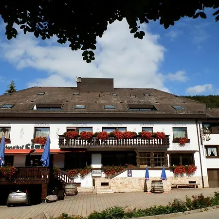 Loewen 3*