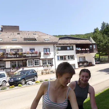 Hotel Loewen Blumberg